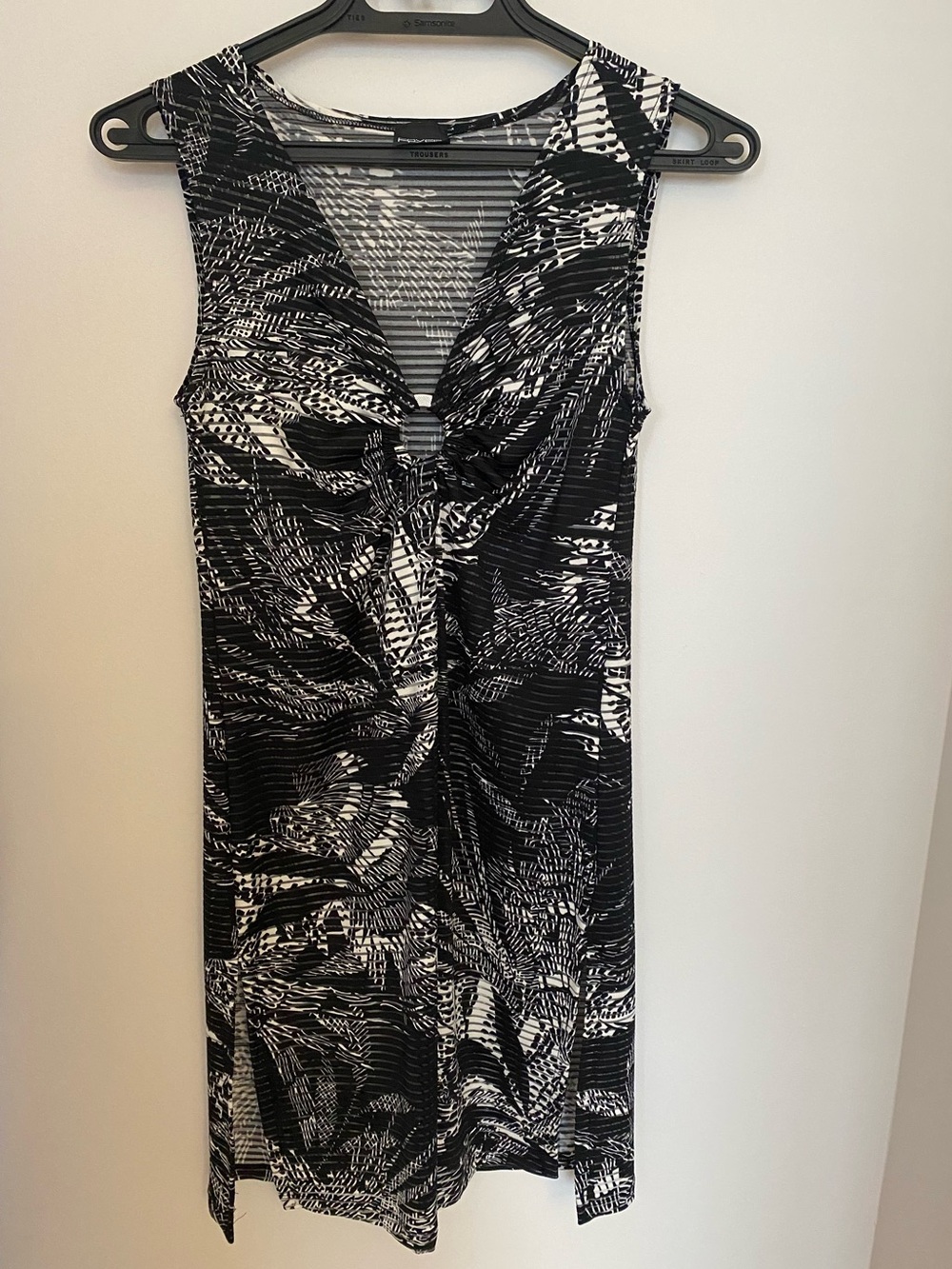 Black & White Printed Sleeveless V-Neck Dress